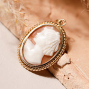 Pendentif vintage camée coquille femme