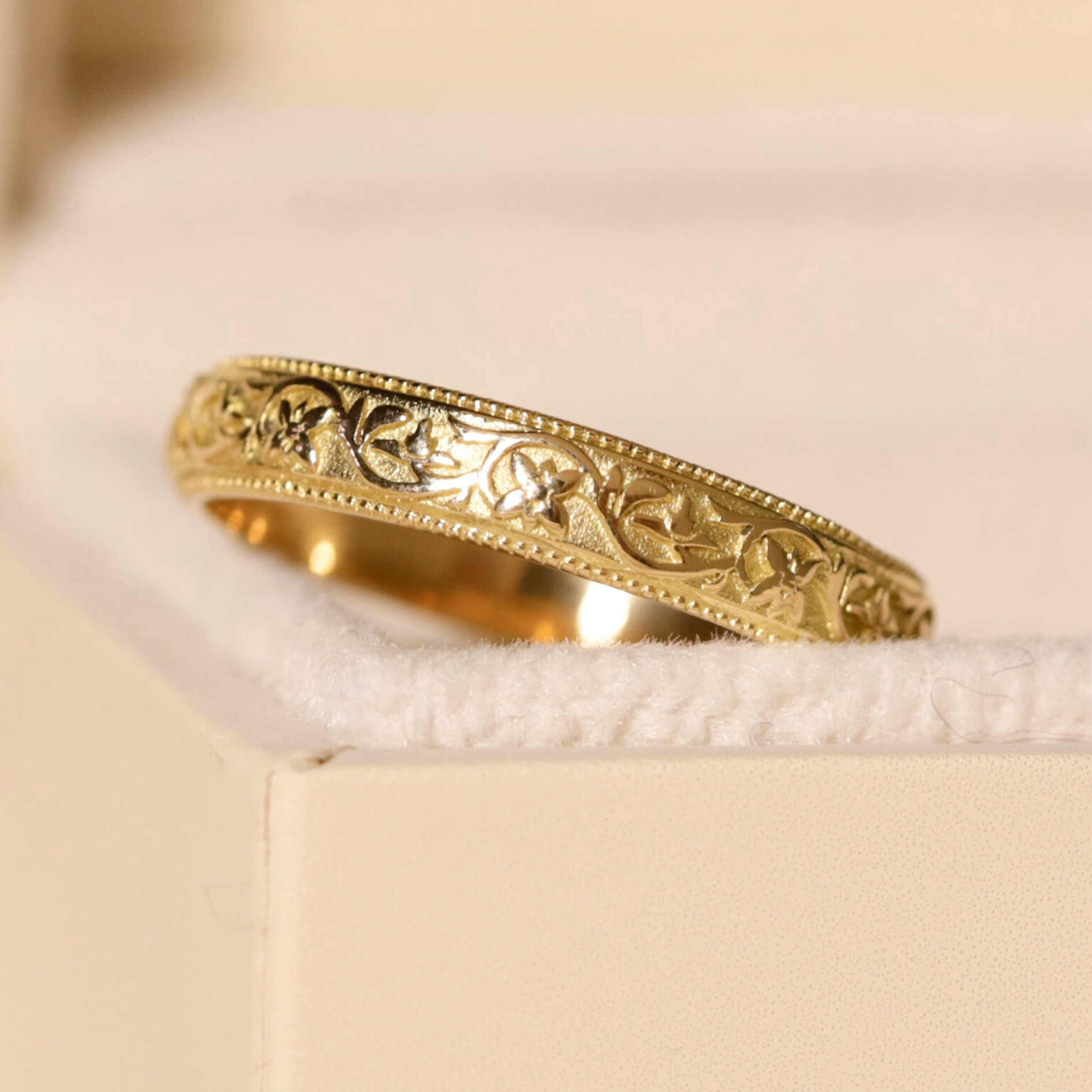 Bague alliance style medieval  or 18 carats Silva