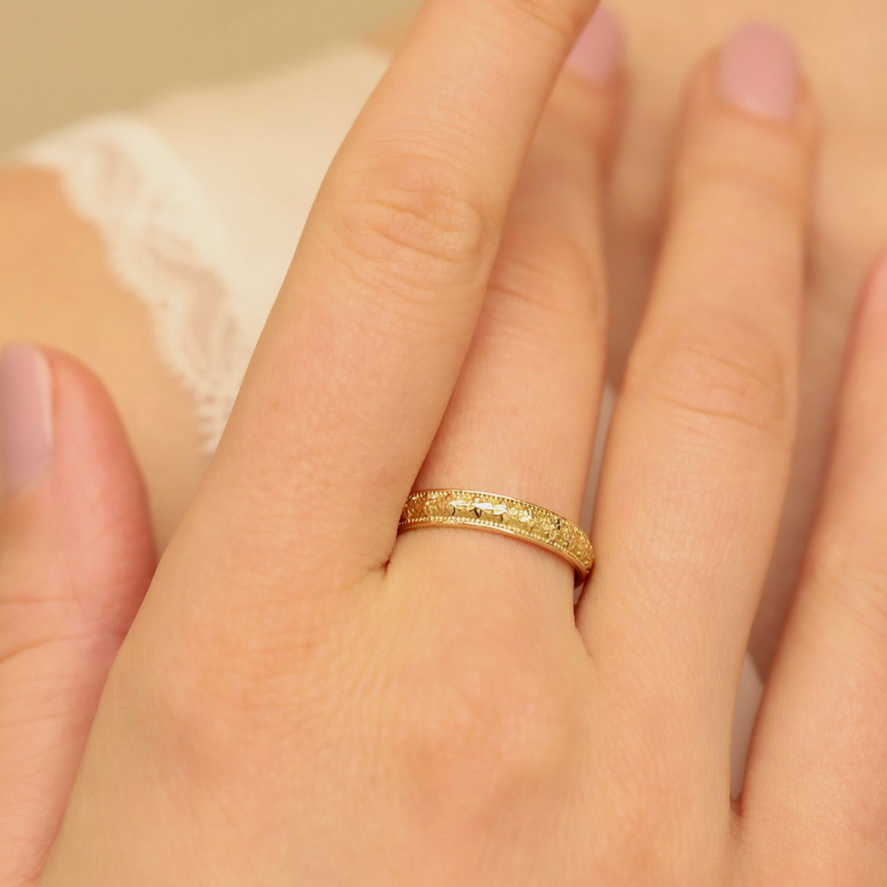 Bague alliance or 18 carats style vintage Serment  1