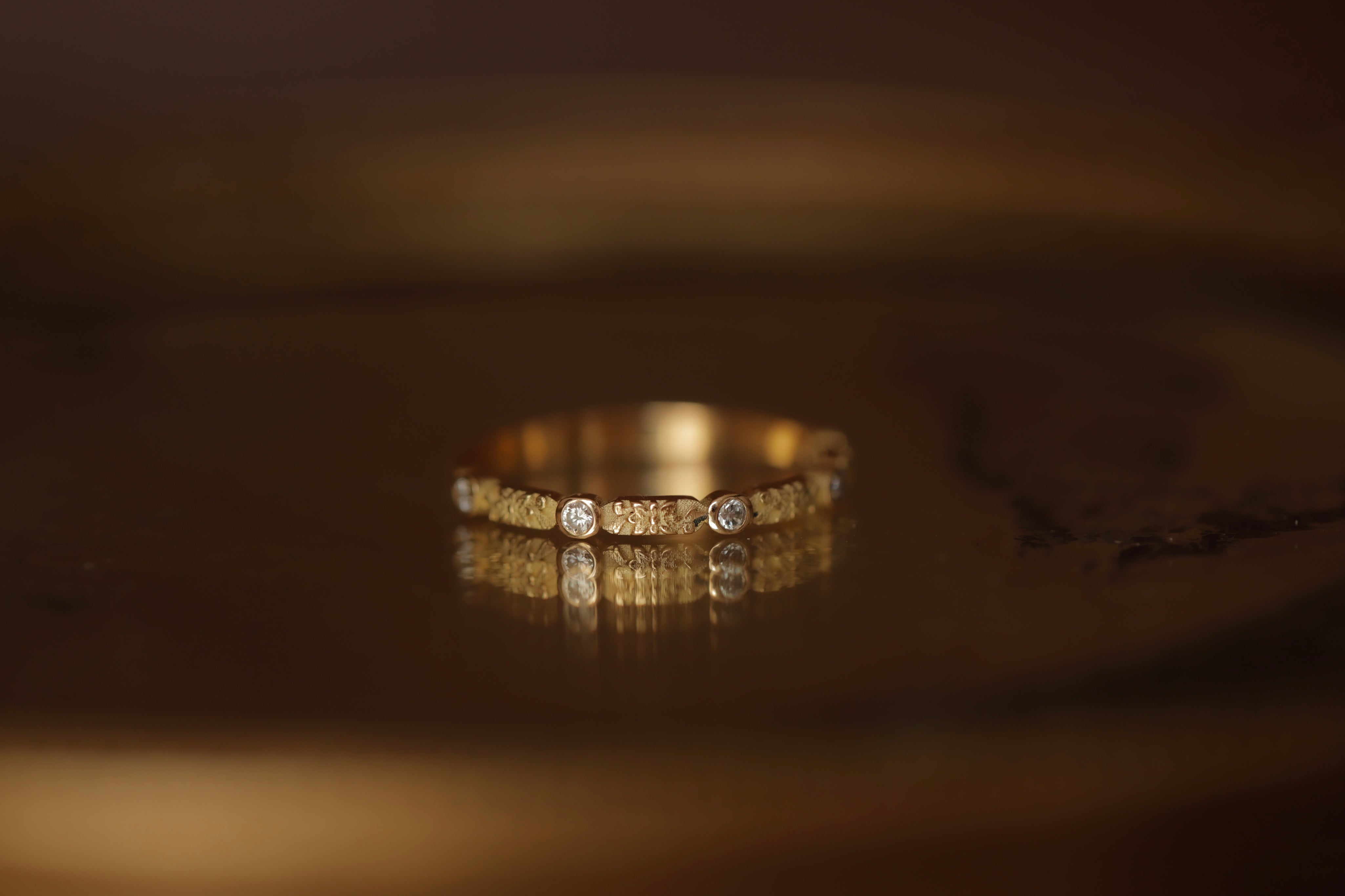 Hestia_alliance_motifs_floraux_et_diamants_2.jpg