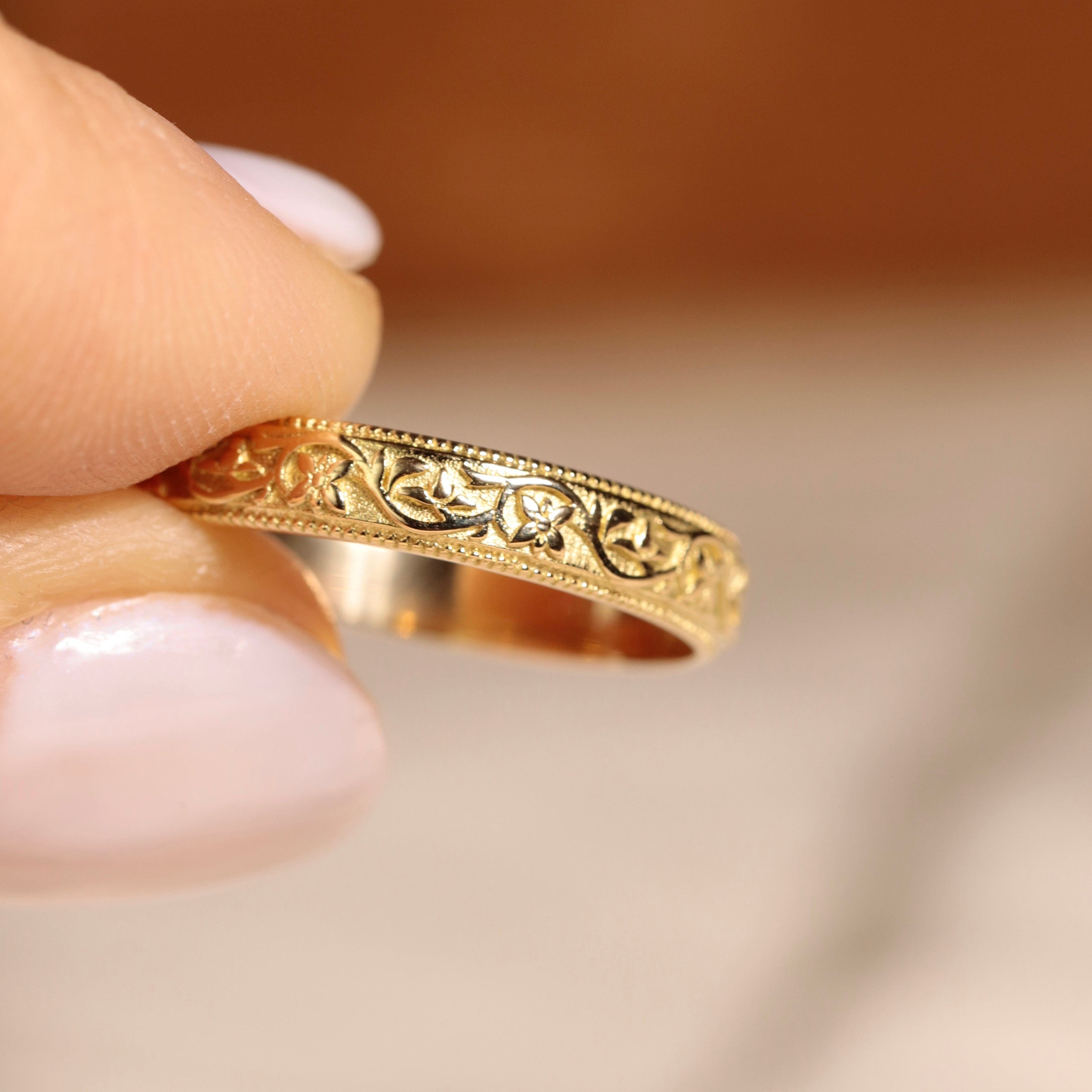 alliance florale gravée or 18 carats recyclé