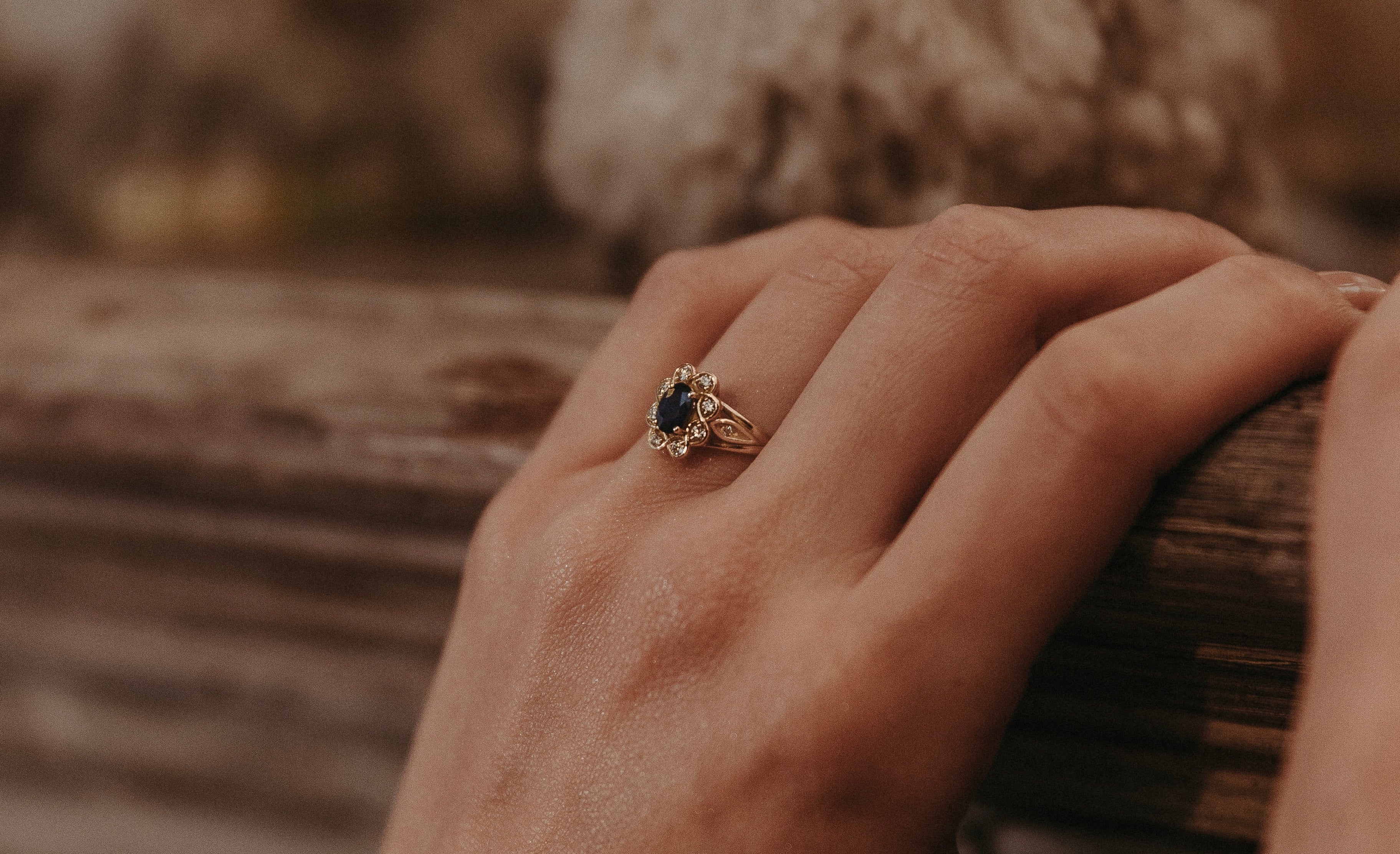 Bague marguerite rubis diamants style vintage