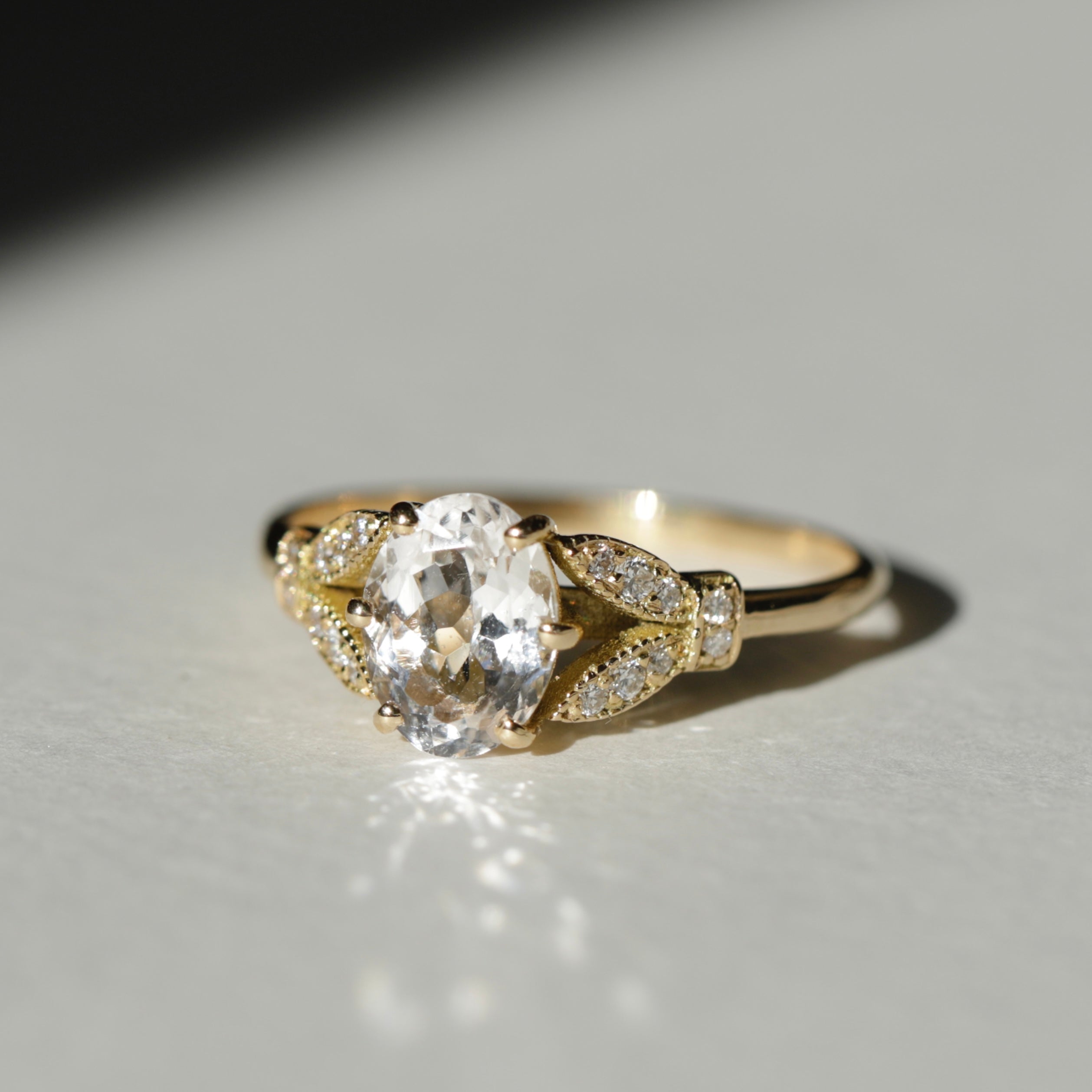 Bague Hesperis · Bague morganite et feuillage pavé de diamants