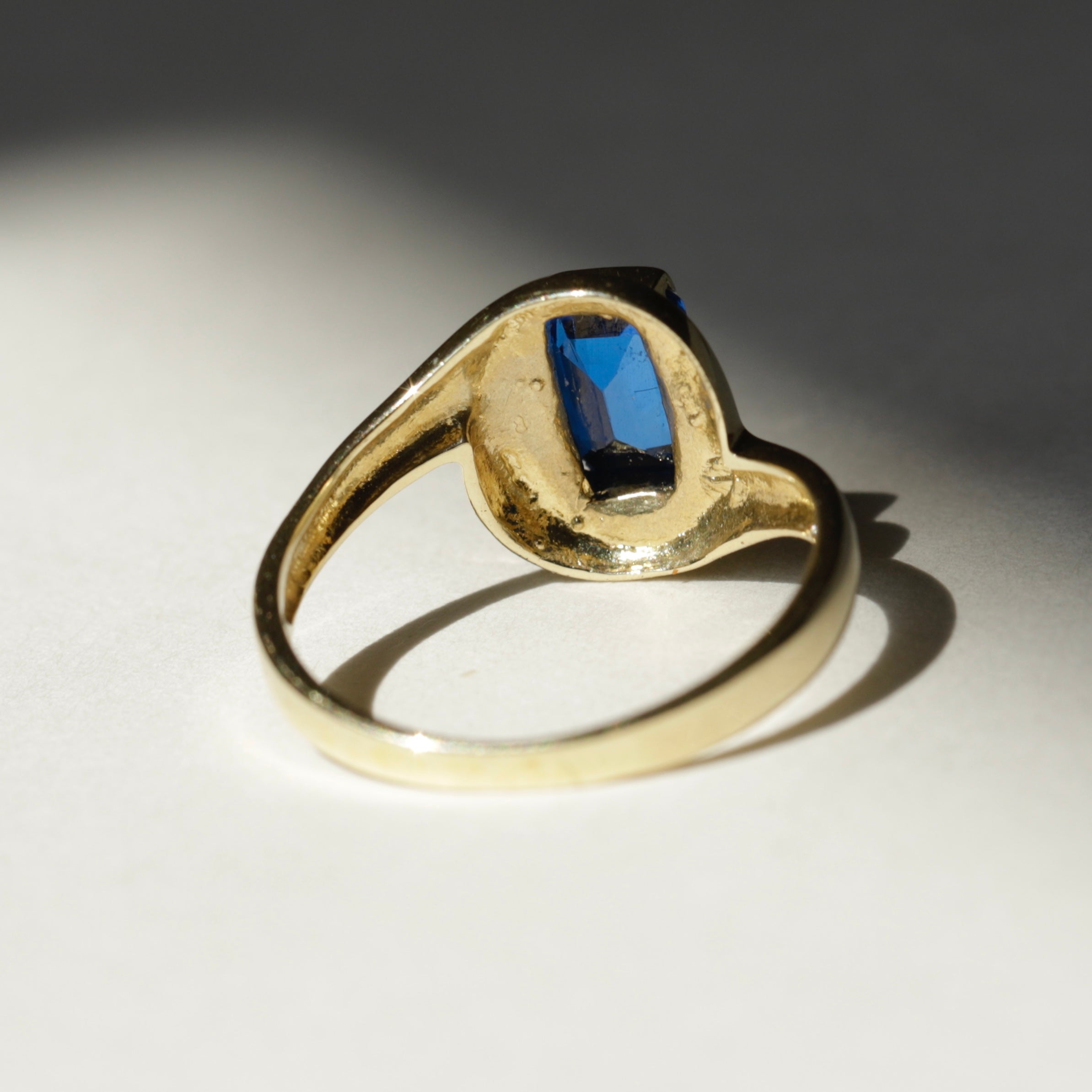 Bague pierre bleue or 14 carats