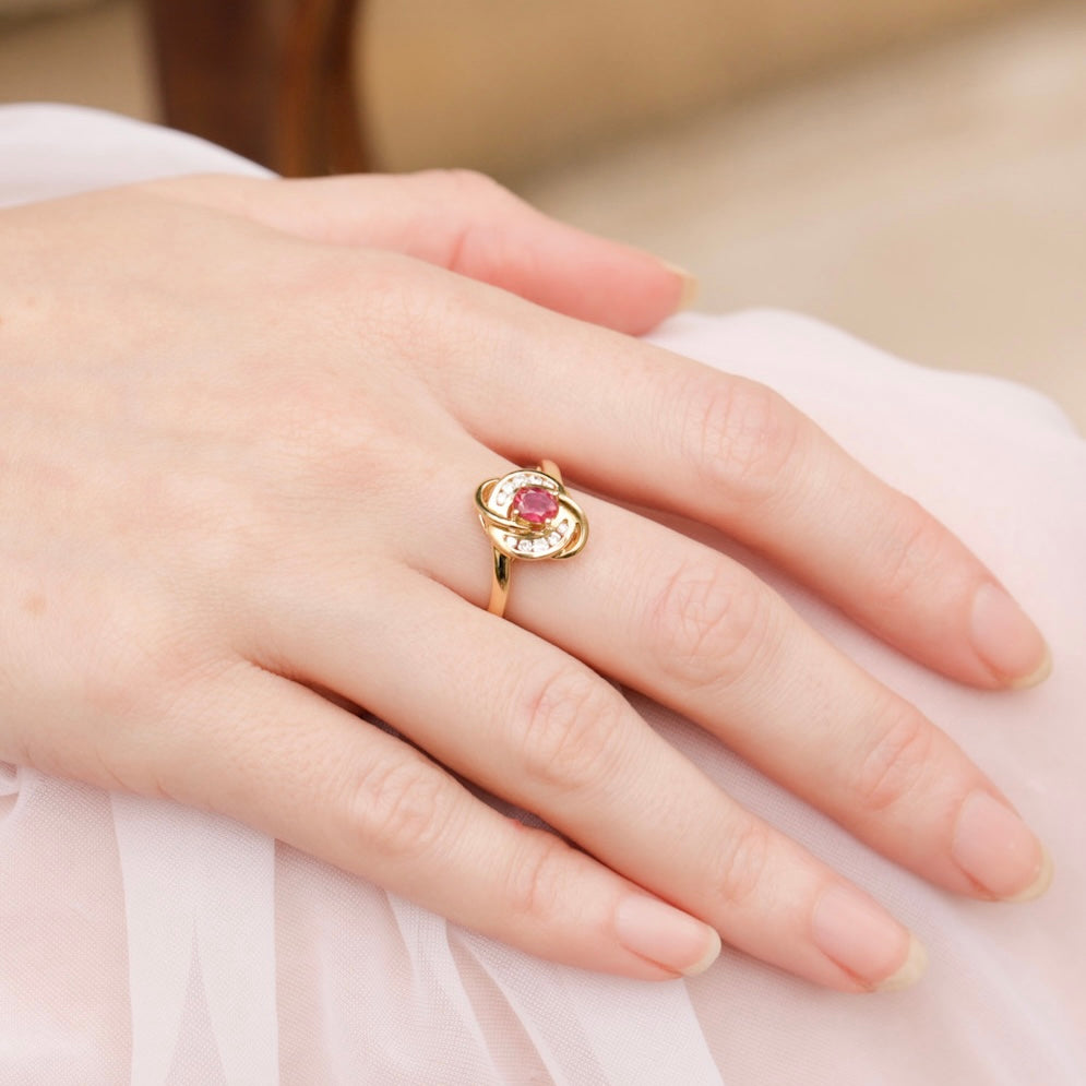 Bague croisillon rubis et diamants