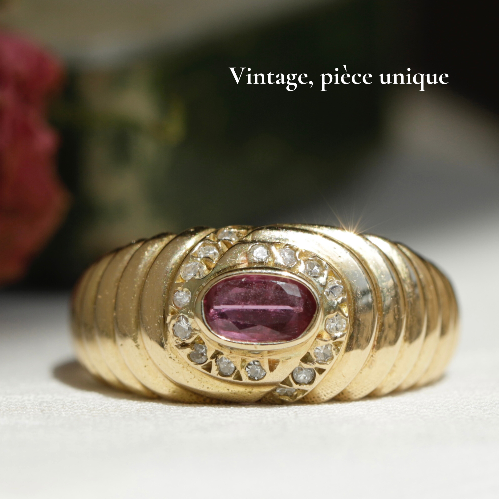 Bague godronnée rubis et diamants