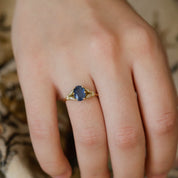 Bague Hesperis · Bague saphir et feuillage pavé de diamants