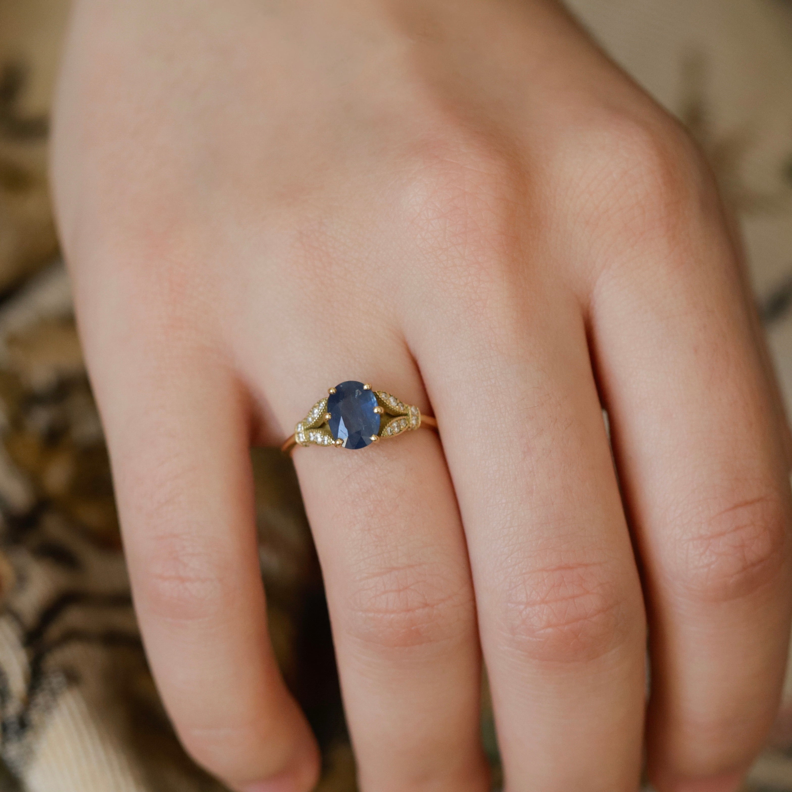 Bague saphir de Ceylan naturel taille coussin 18,50 carats Bague saphir de Ceylan naturel taille coussin 18,50 carats