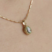Pendentif Dione S · Pendentif tourmaline verte à motif feuillage