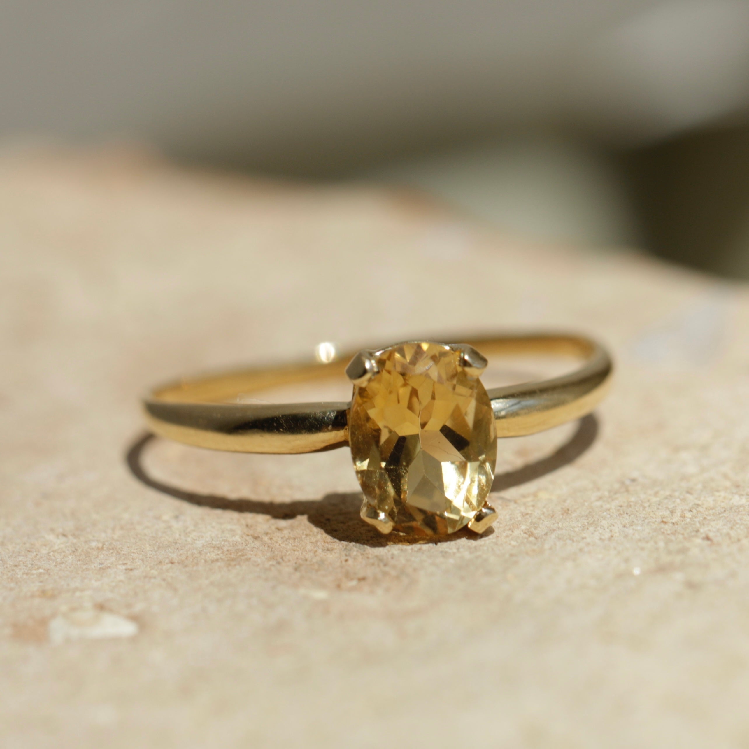 Bague solitaire citrine