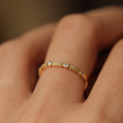 Alliance Hestia · Alliance à motifs floraux et diamants