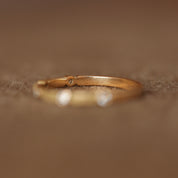 Alliance Hestia · Alliance à motifs floraux et diamants