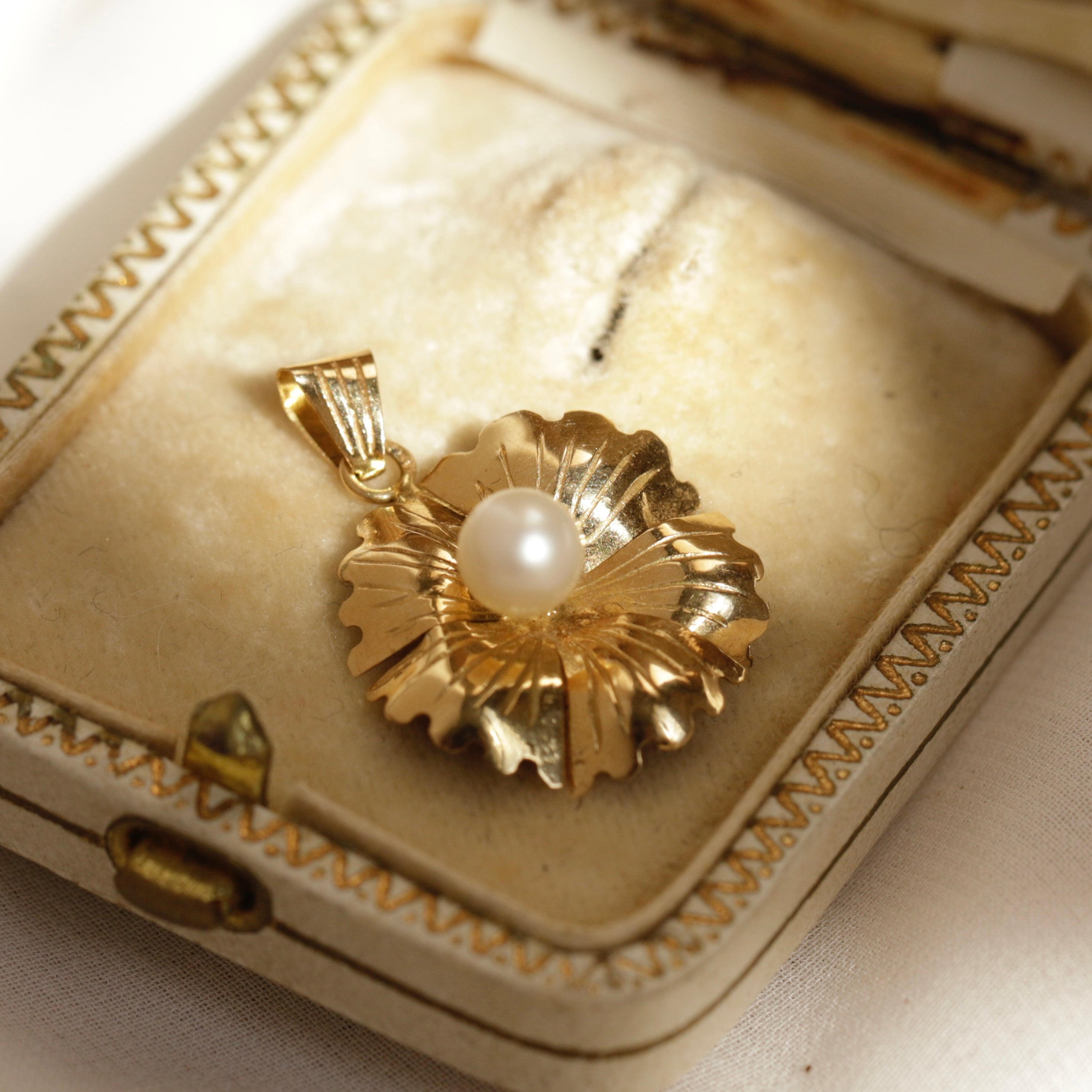 Pendentif fleur de perle