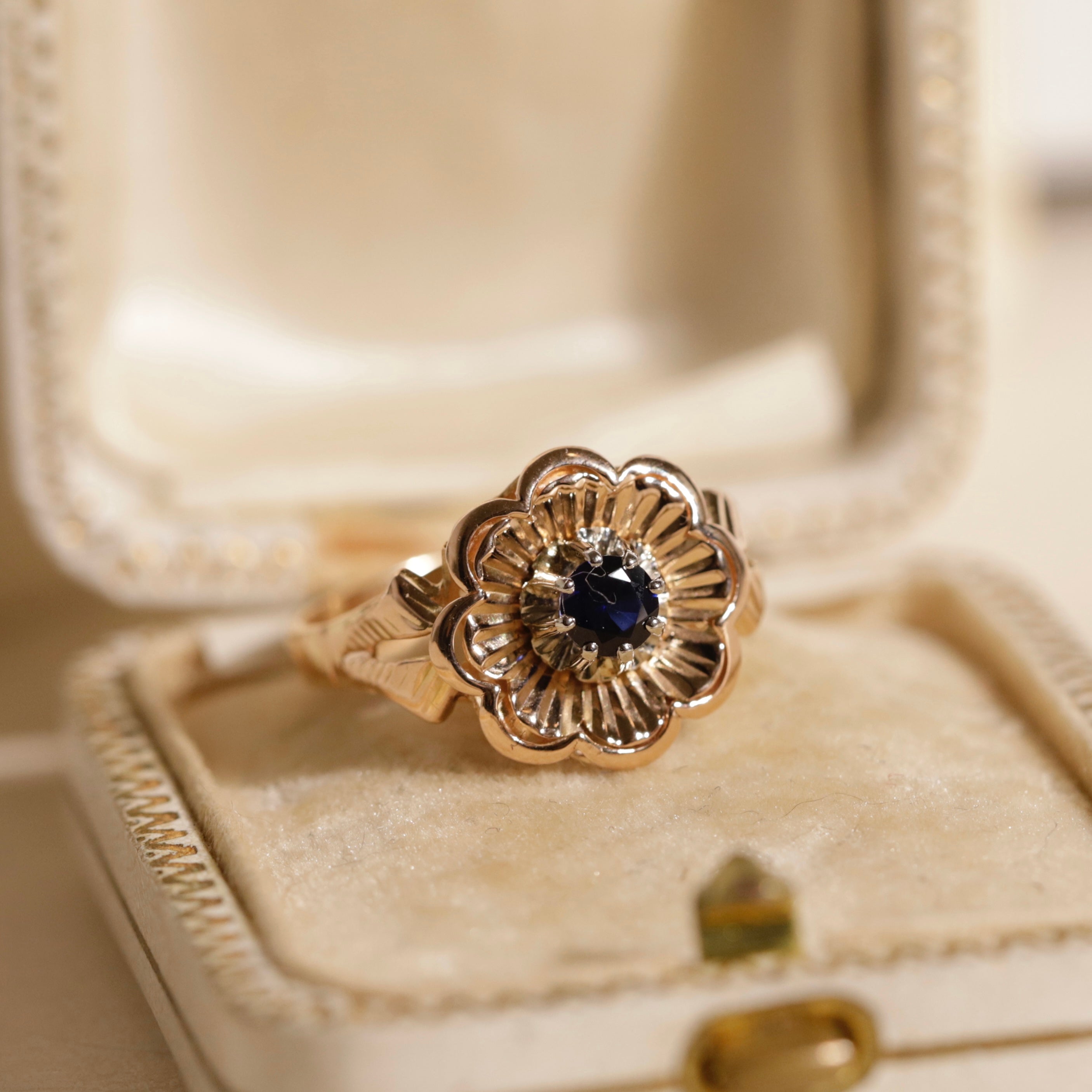 Bague Fleur ancienne années 40