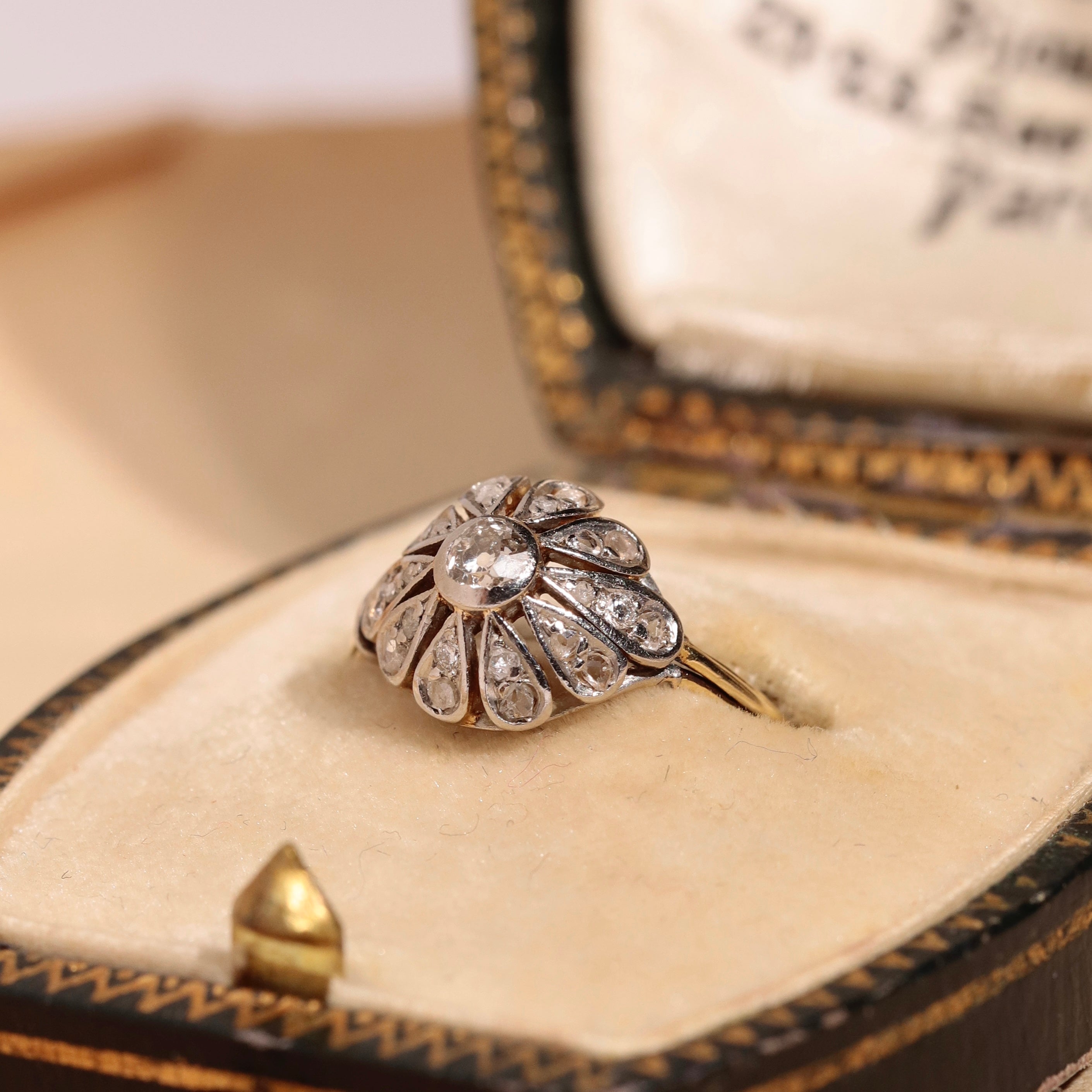 Bague Fleur ancienne or et platine diamants