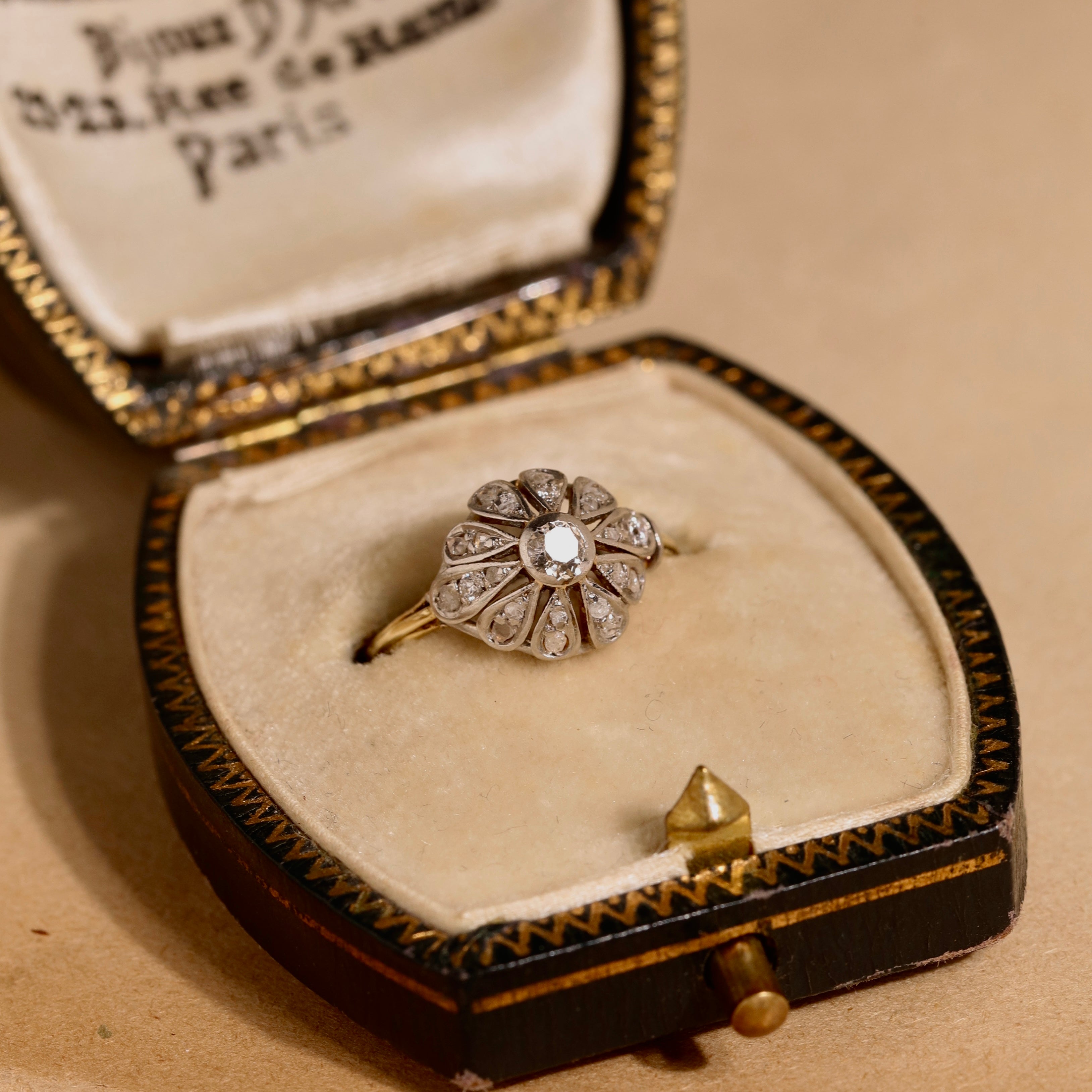 Bague Fleur ancienne or et platine diamants