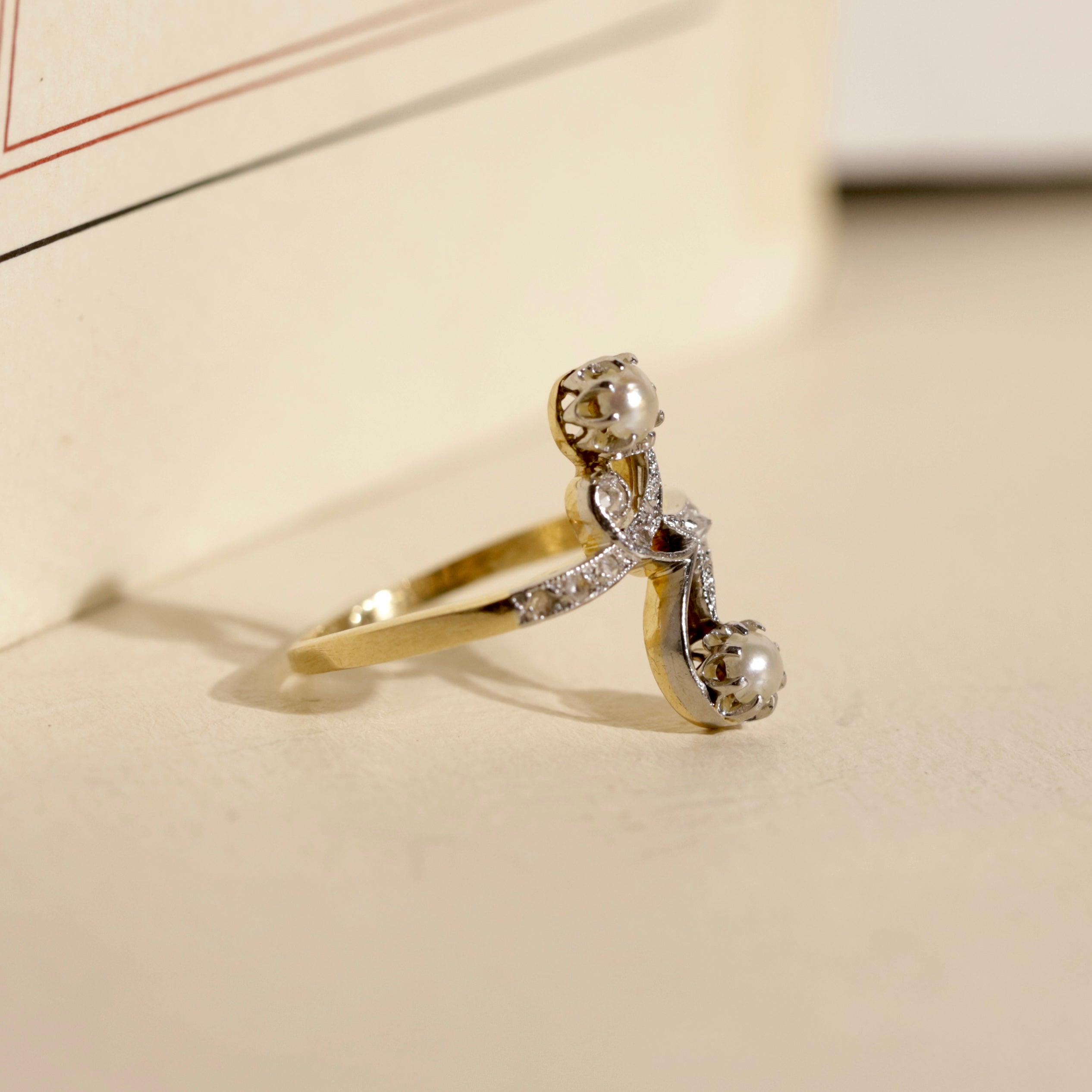 Bague ancienne Toi et moi perles et diamants