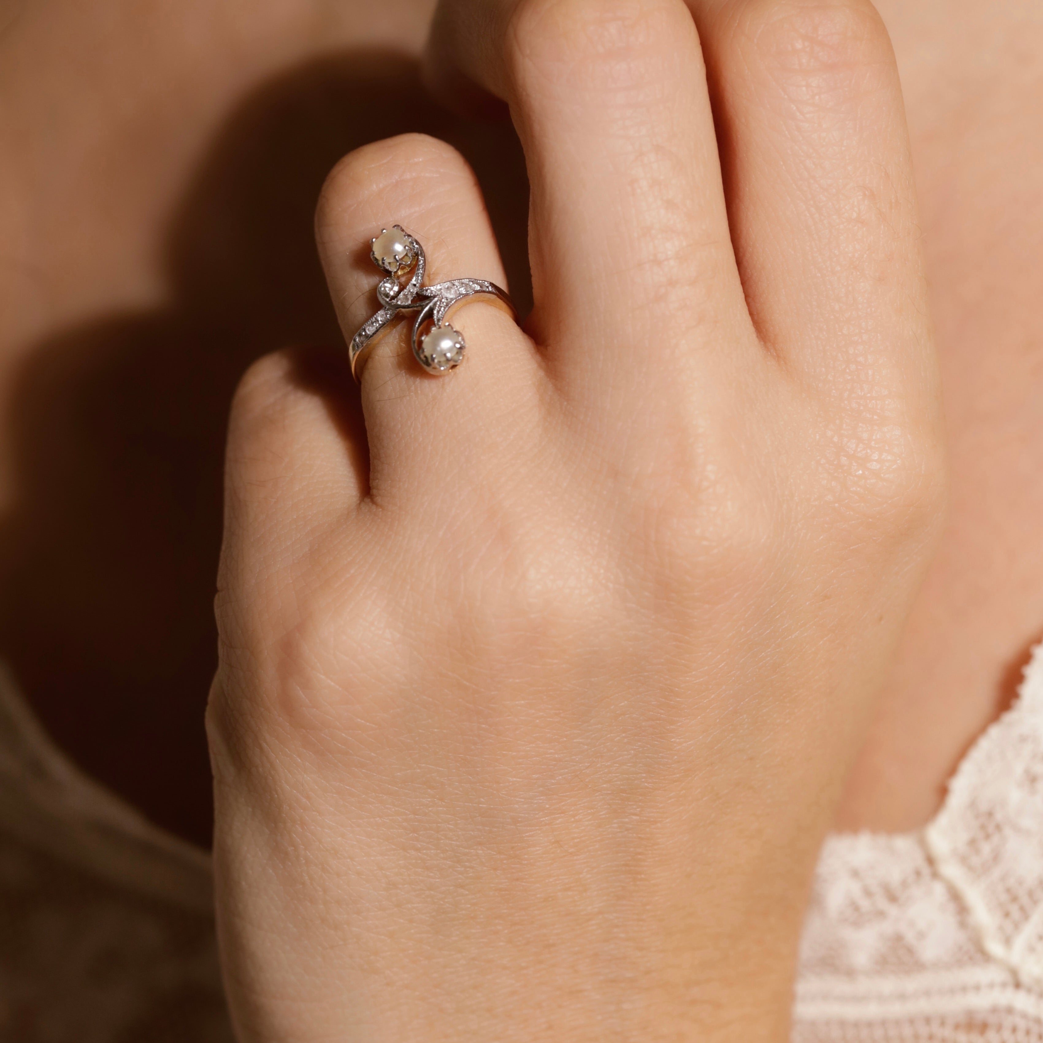 Bague ancienne Toi et moi perles et diamants