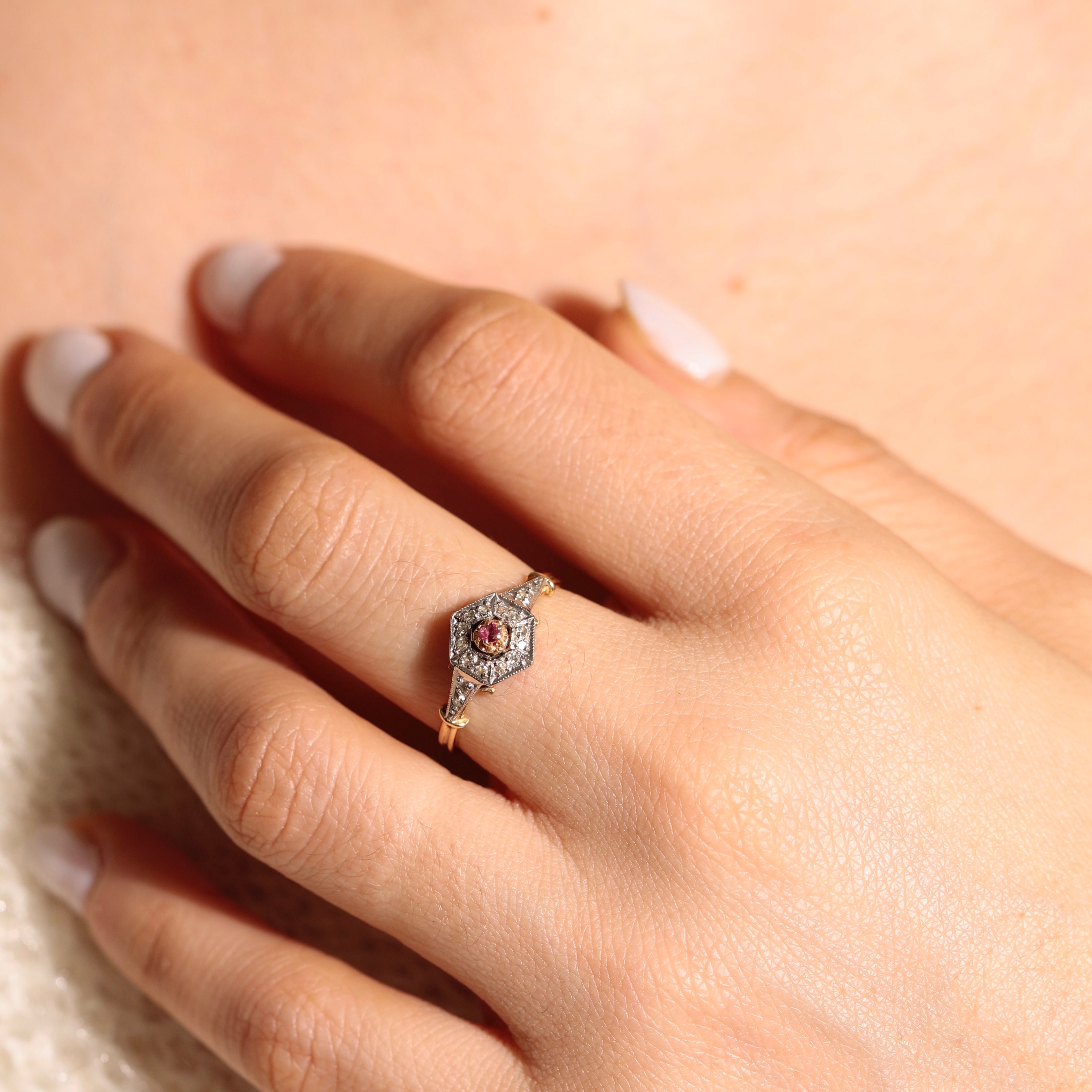 Bague ancienne art déco rubis et diamants