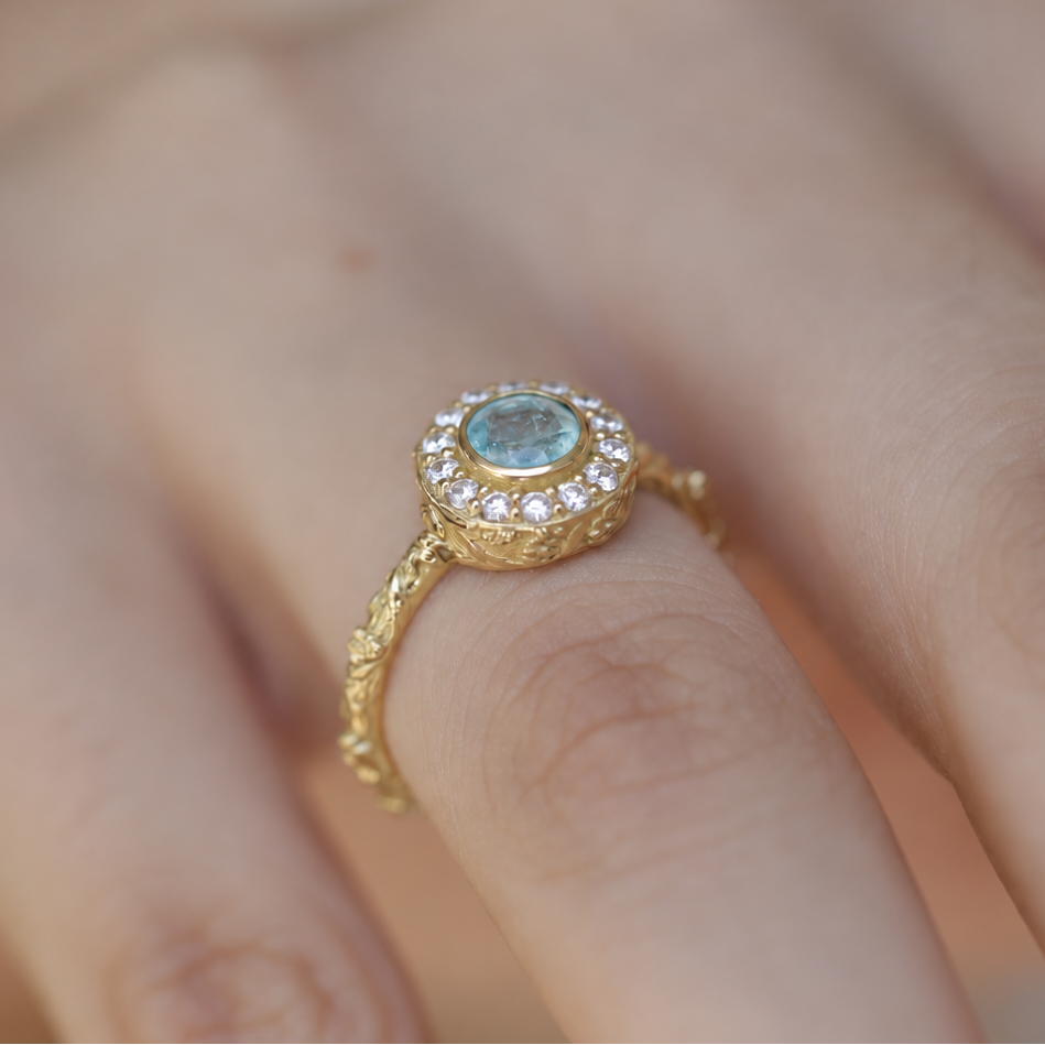 Nysa bague halo aigue-marine et diamants en or jaune 18 carats recyclé