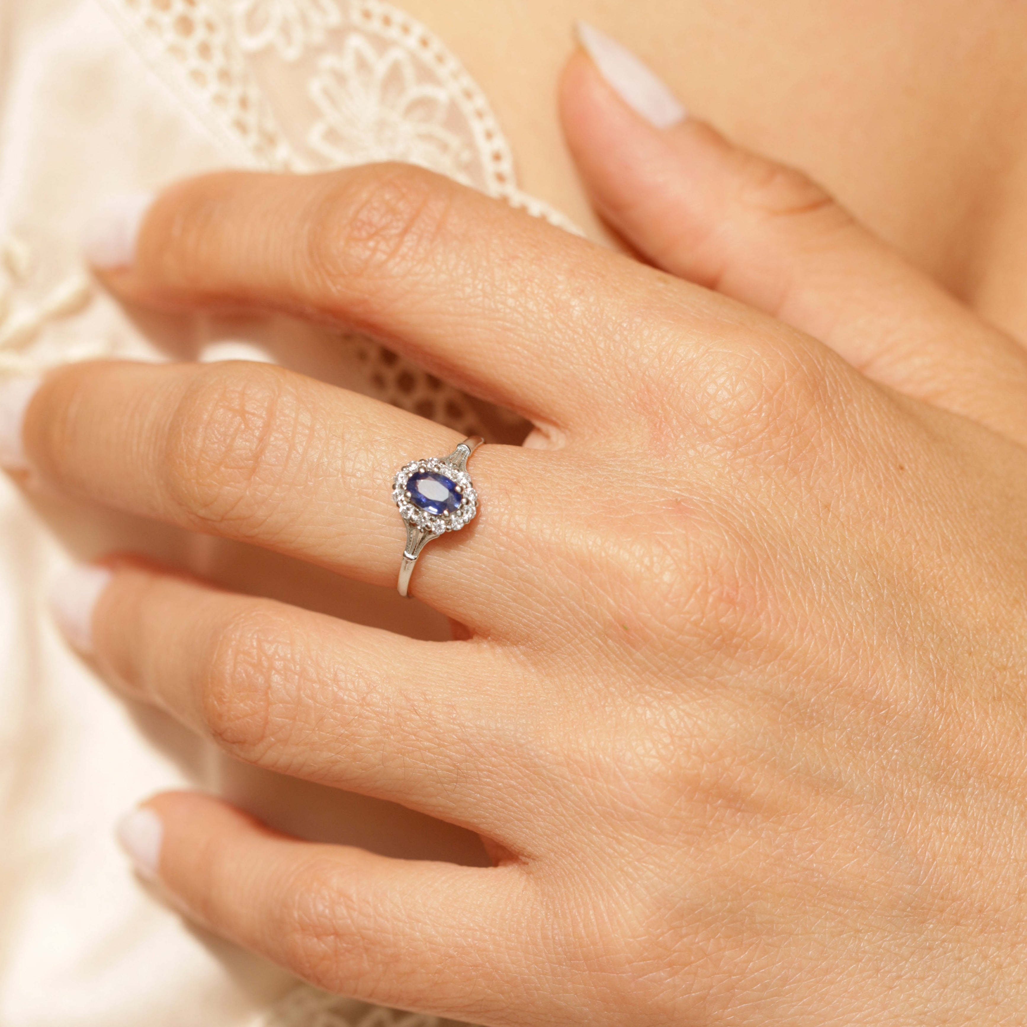 Bague marguerite 18 carats saphir diamants Aurora
