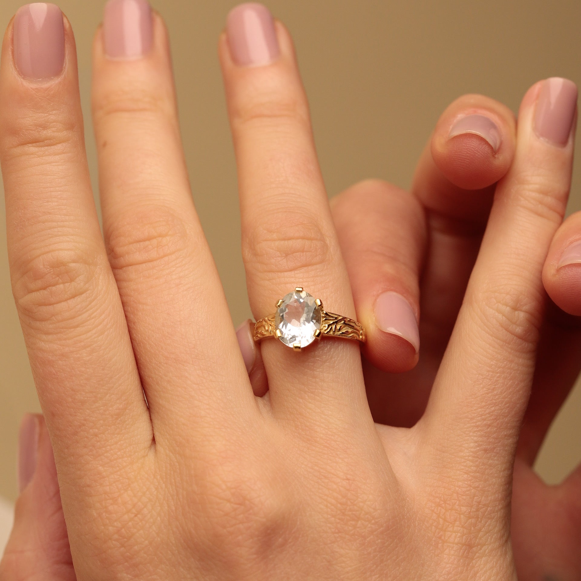 Bague or 18 carats anneau gravé aigue-marine Eos 2