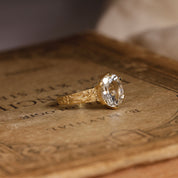 Bague or 18 carats anneau gravé aigue-marine Eos création