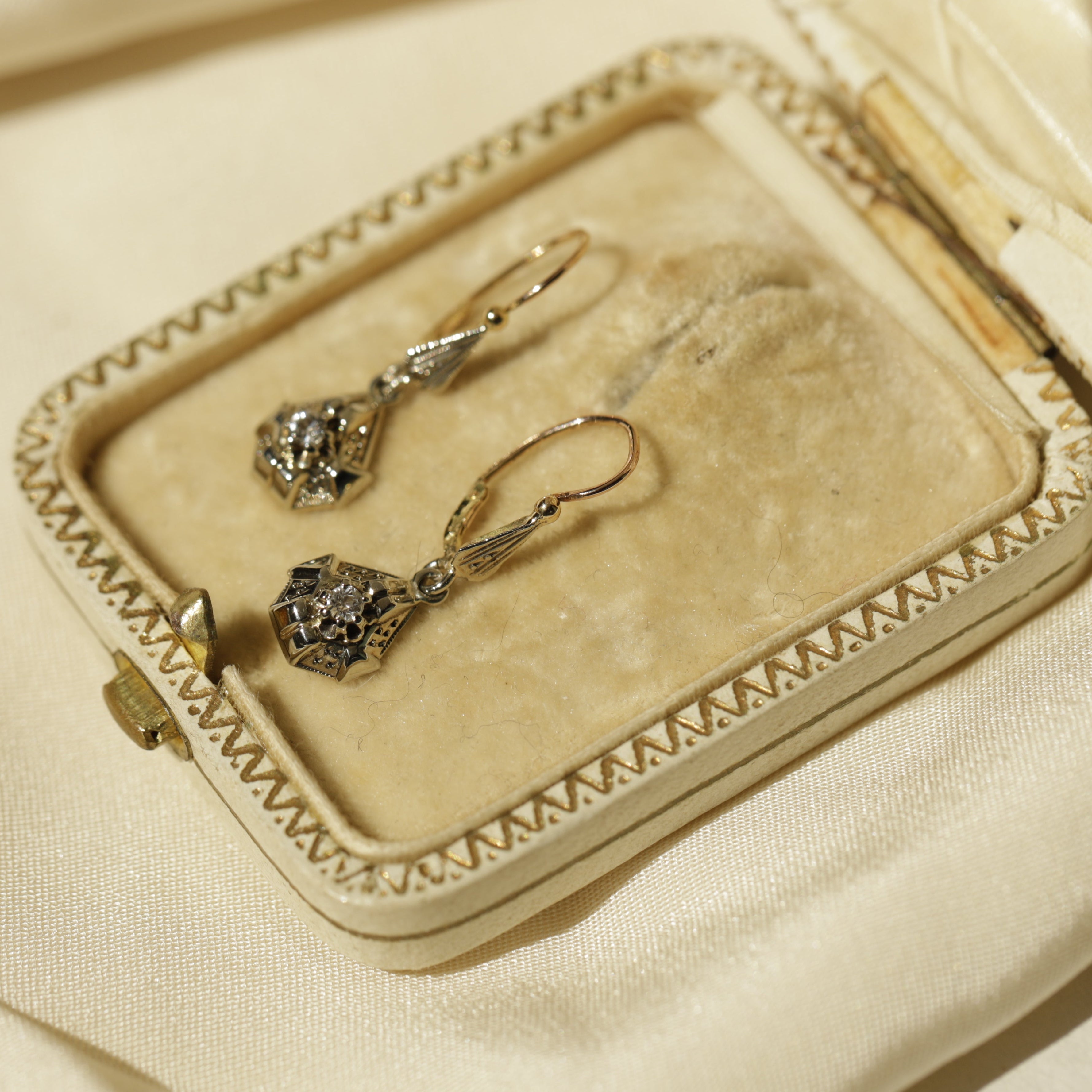 Boucles d’oreilles dormeuses début 20ème