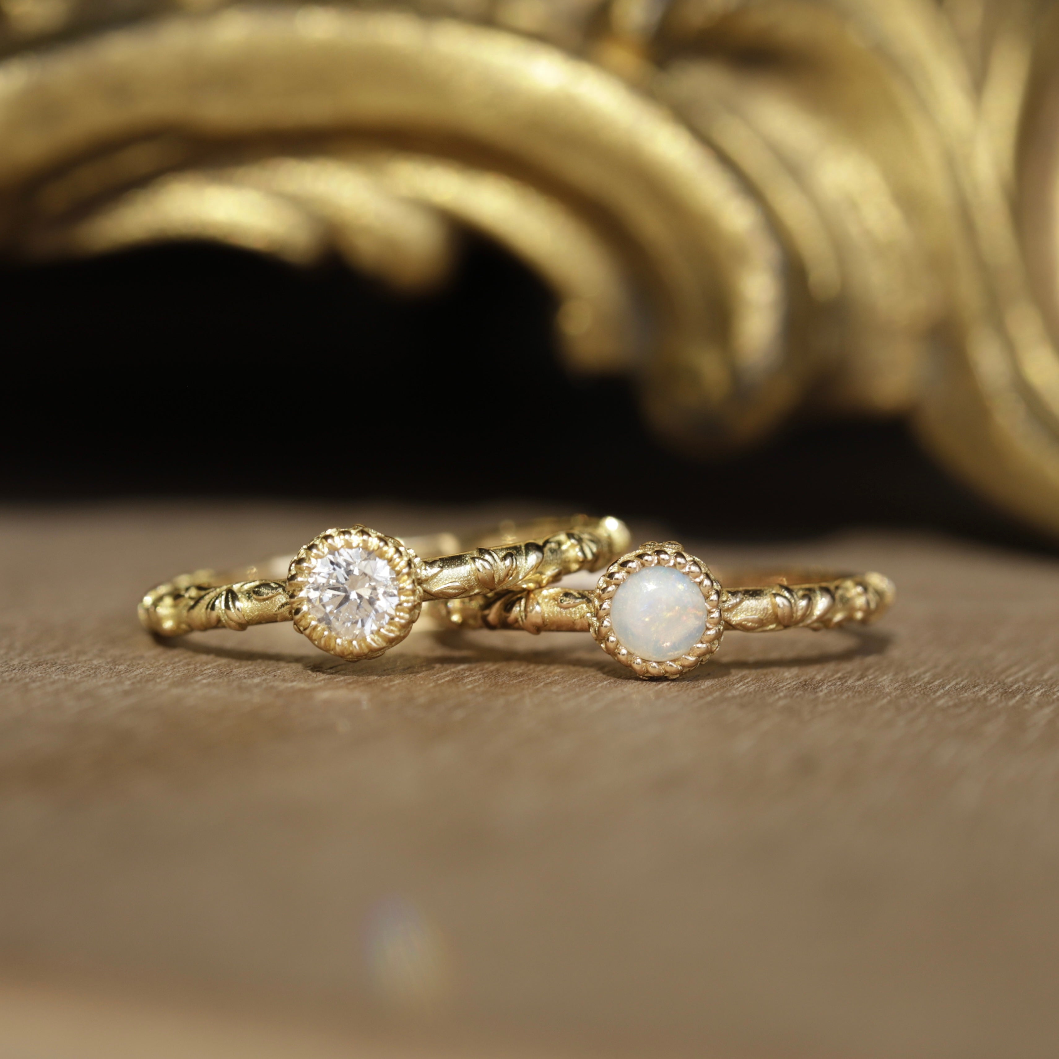 Duo solitaires vintage diamant  et opale anneau ciselé