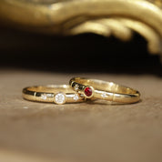 Duo solitaire épaulé rubis et diamants style vintage