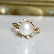 Bague vintage bouton de perle zircones