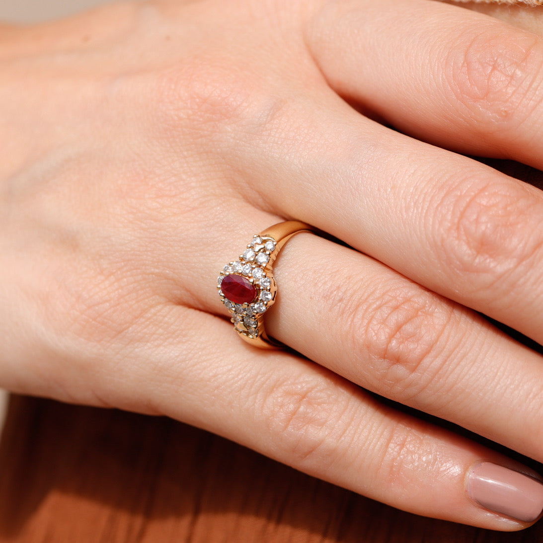 Bague marguerite rubis diamants