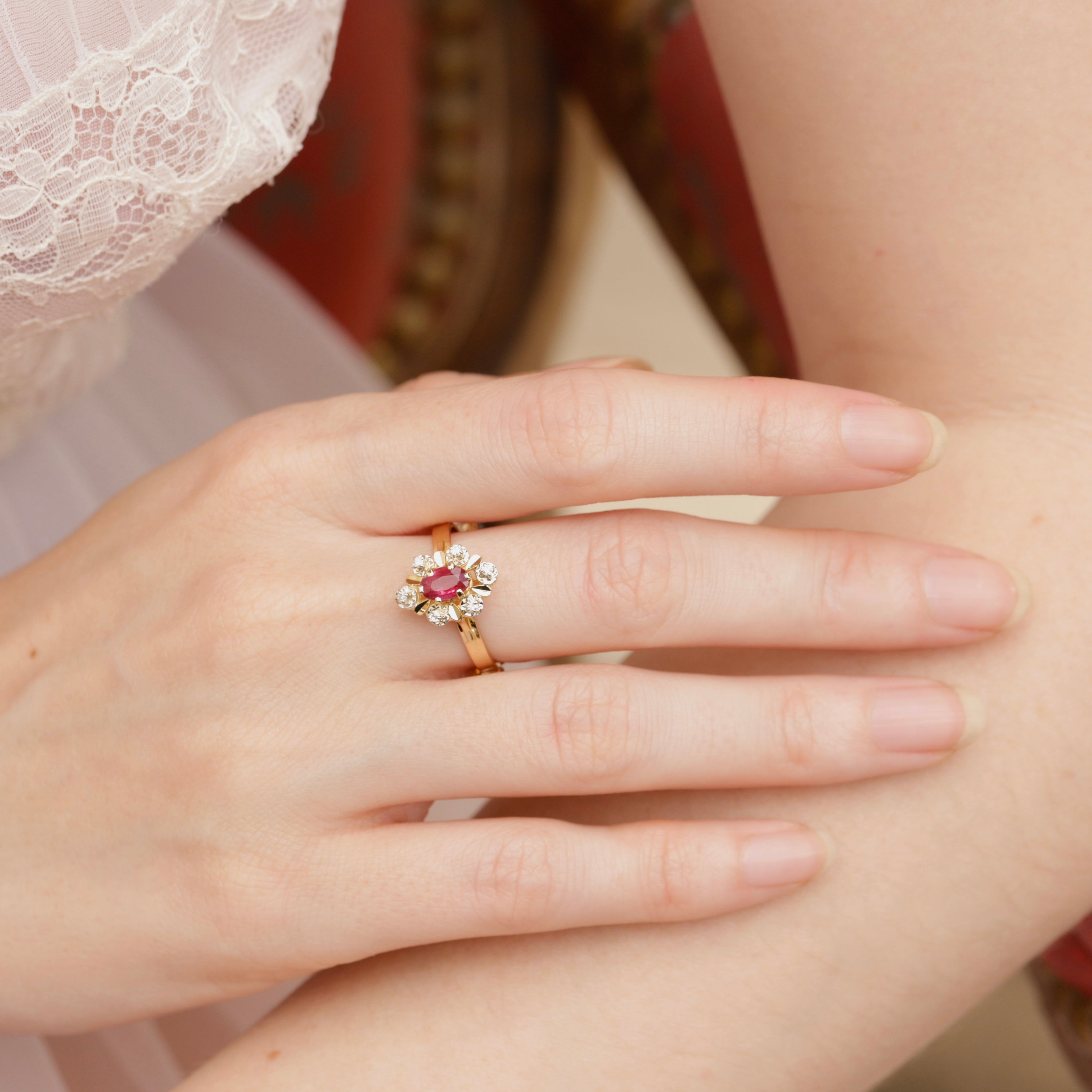 Bague navette vintage rubis et diamants