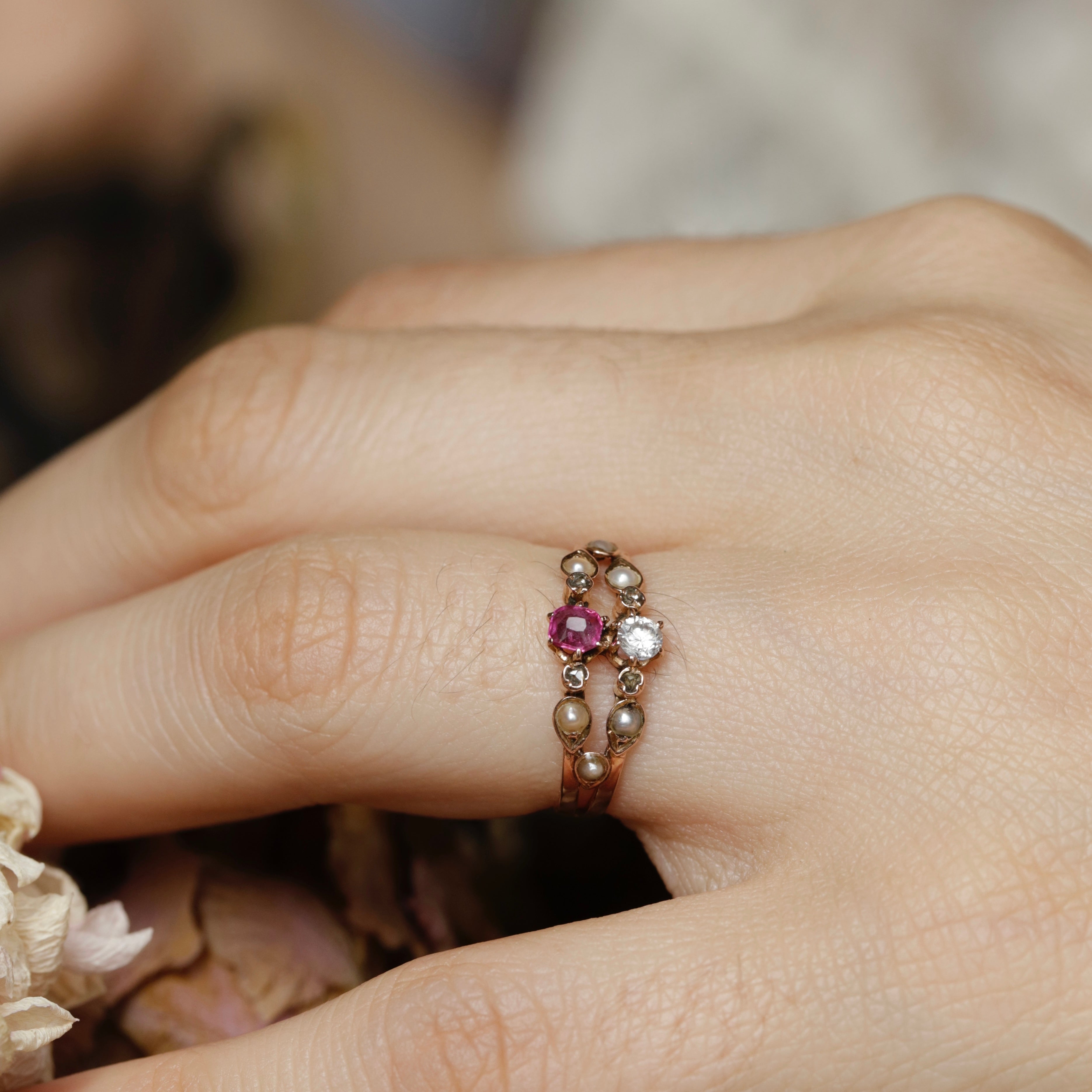 Bague ancienne double anneau pierre rose et perles