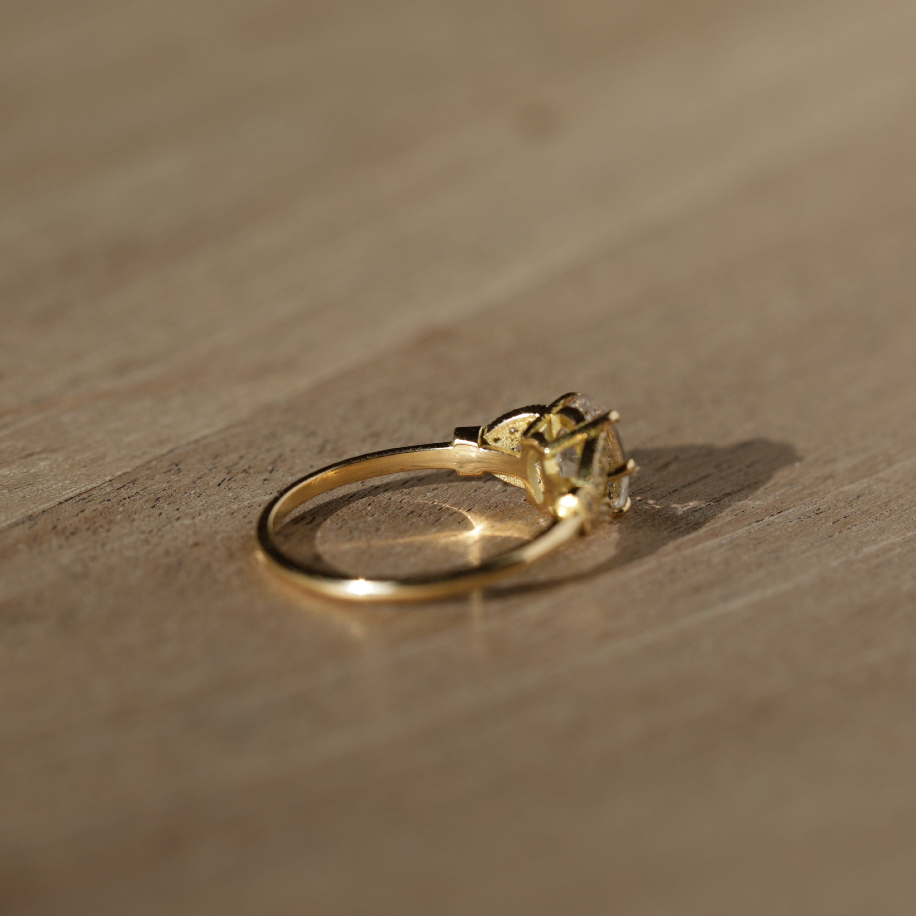 Bague Hesperis · Bague morganite et feuillage pavé de diamants