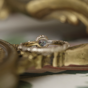 Solitaire rond Idaé · Solitaire aigue-marine et motif feuillage