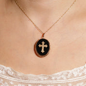 Médaillon ancien porte-photo onyx et croix de perles 3