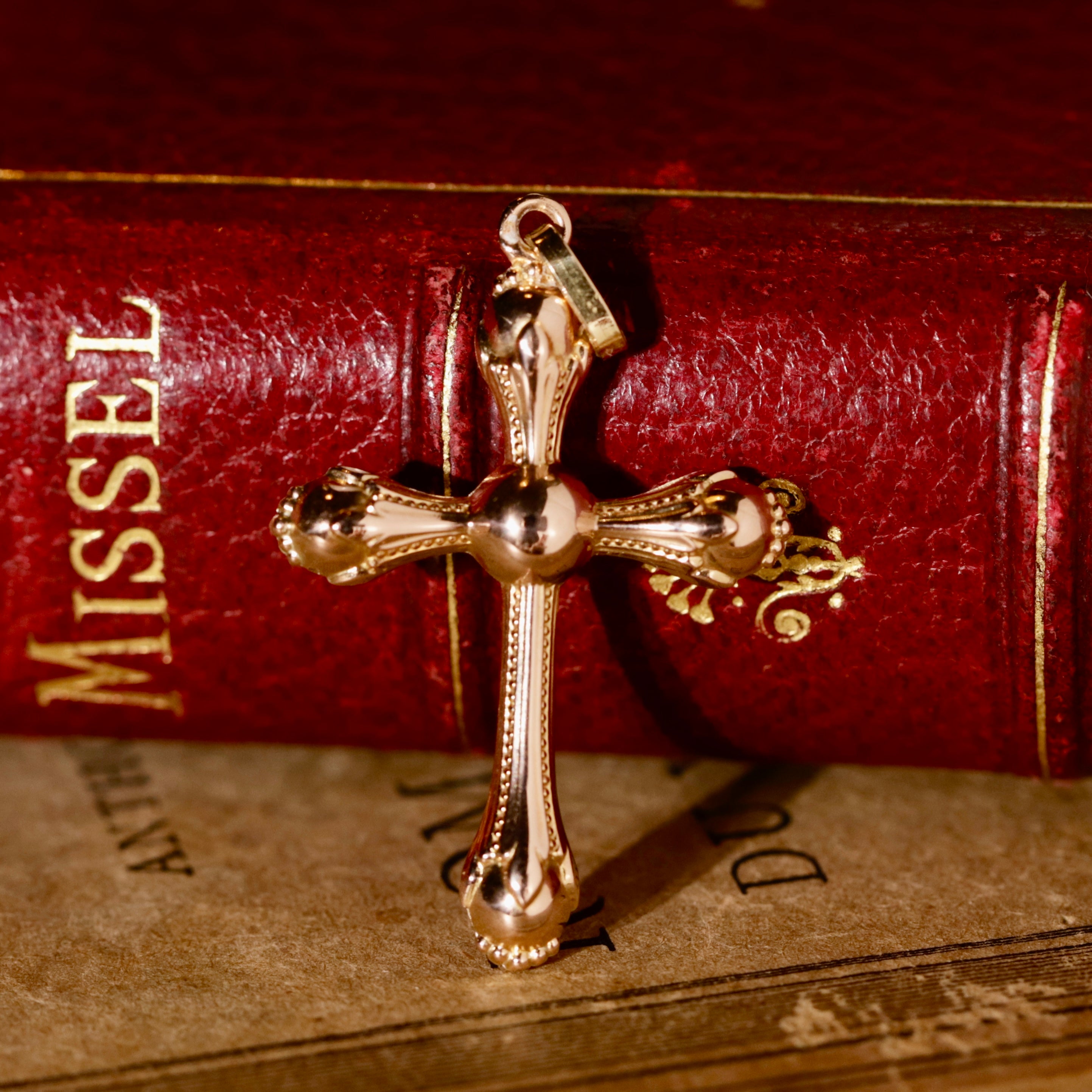 Pendentif croix or liseré