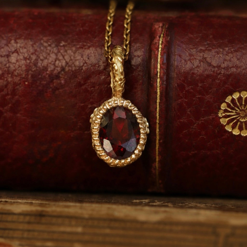 Pendentif grenat en or 18 carats recyclé style vintage 