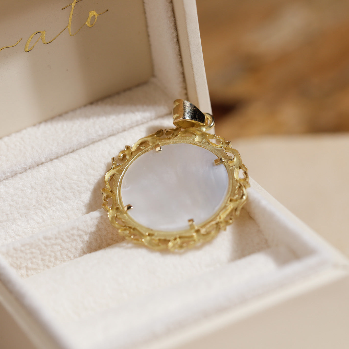 Pendentif or 18 carats nacre style vintage Lyra 3