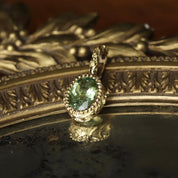 Pendentif Dione S · Pendentif tourmaline verte à motif feuillage