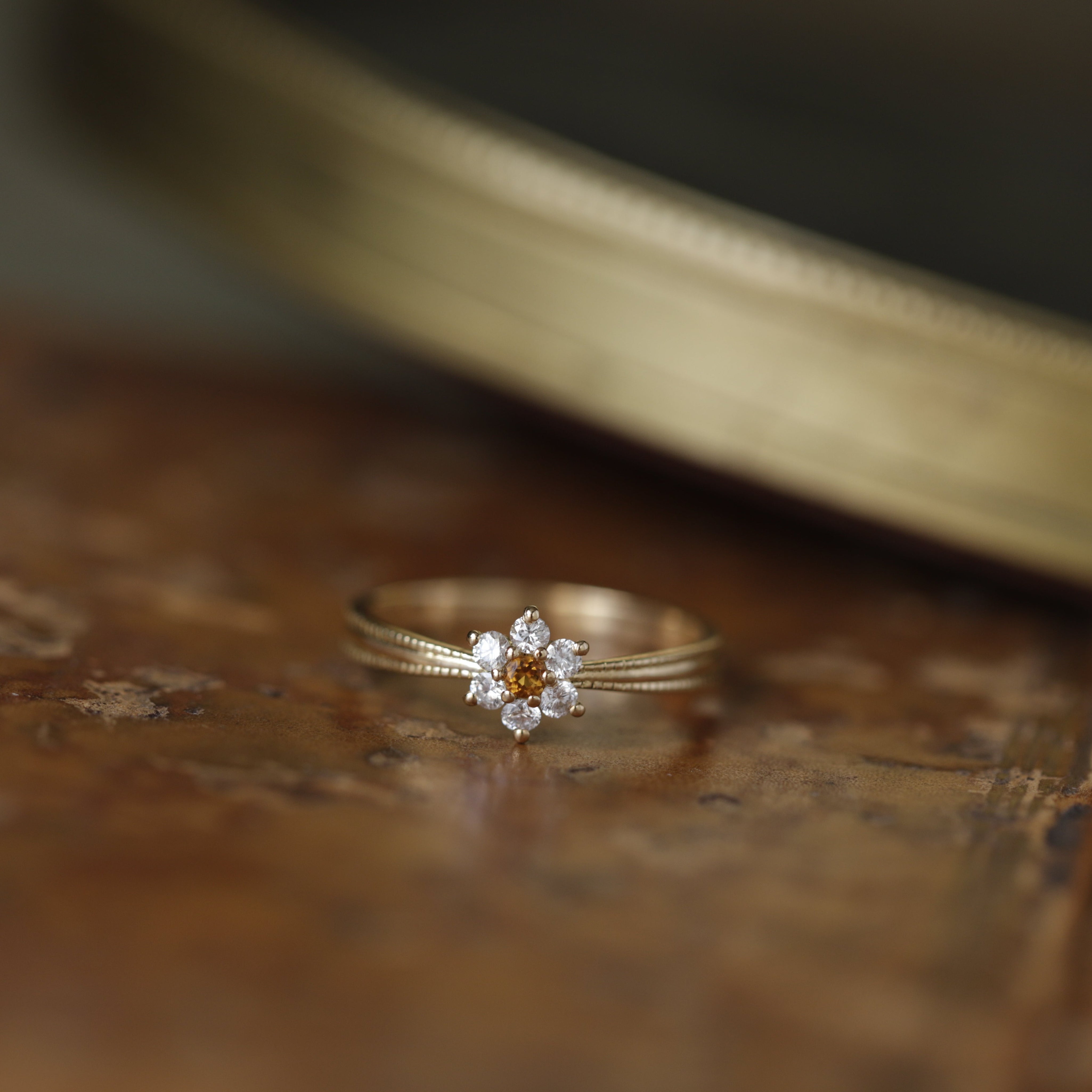 Bague fleur diamants et coeur citrine or jaune 18 carats recyclé