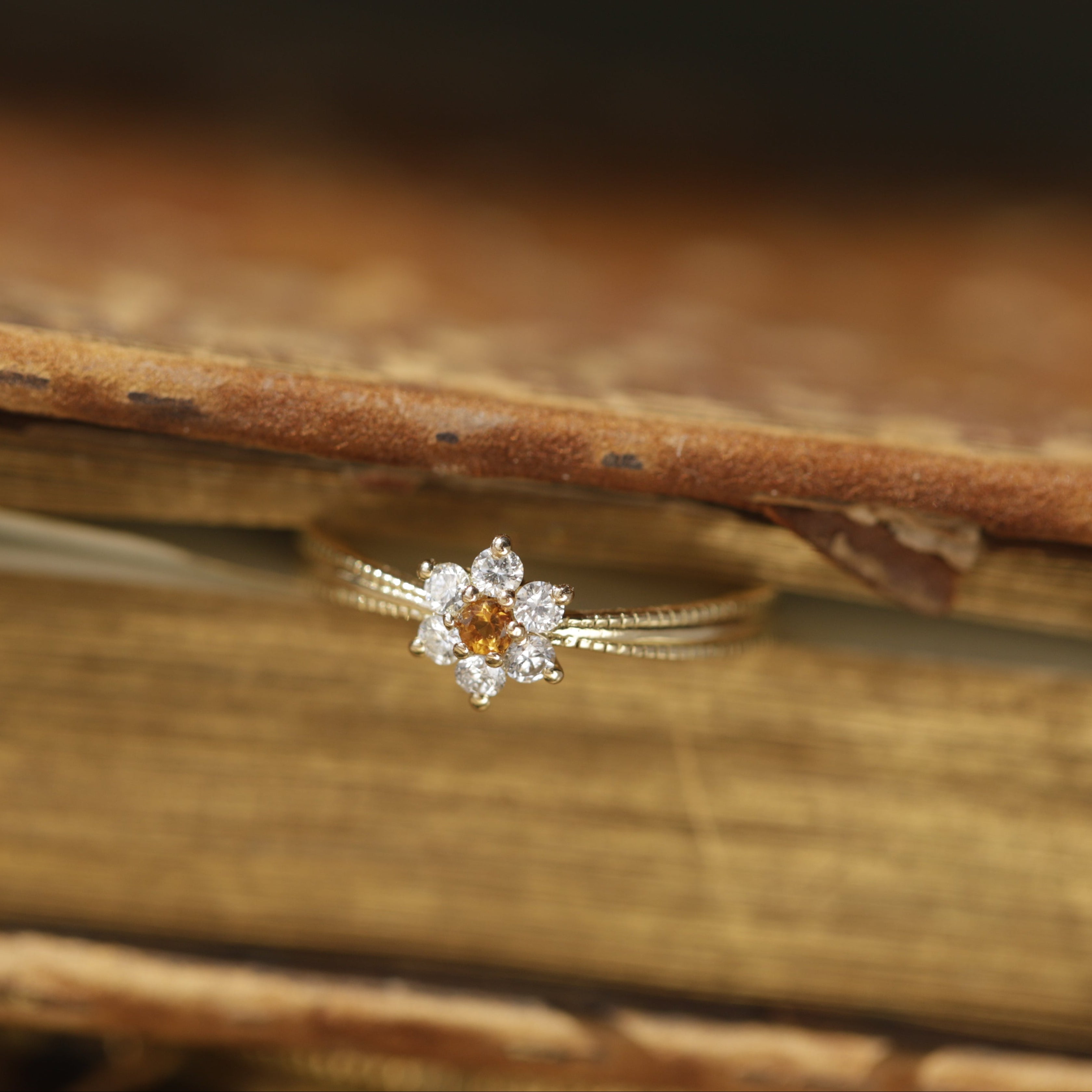 Bague fleur diamants et coeur citrine or jaune 18 carats recyclé