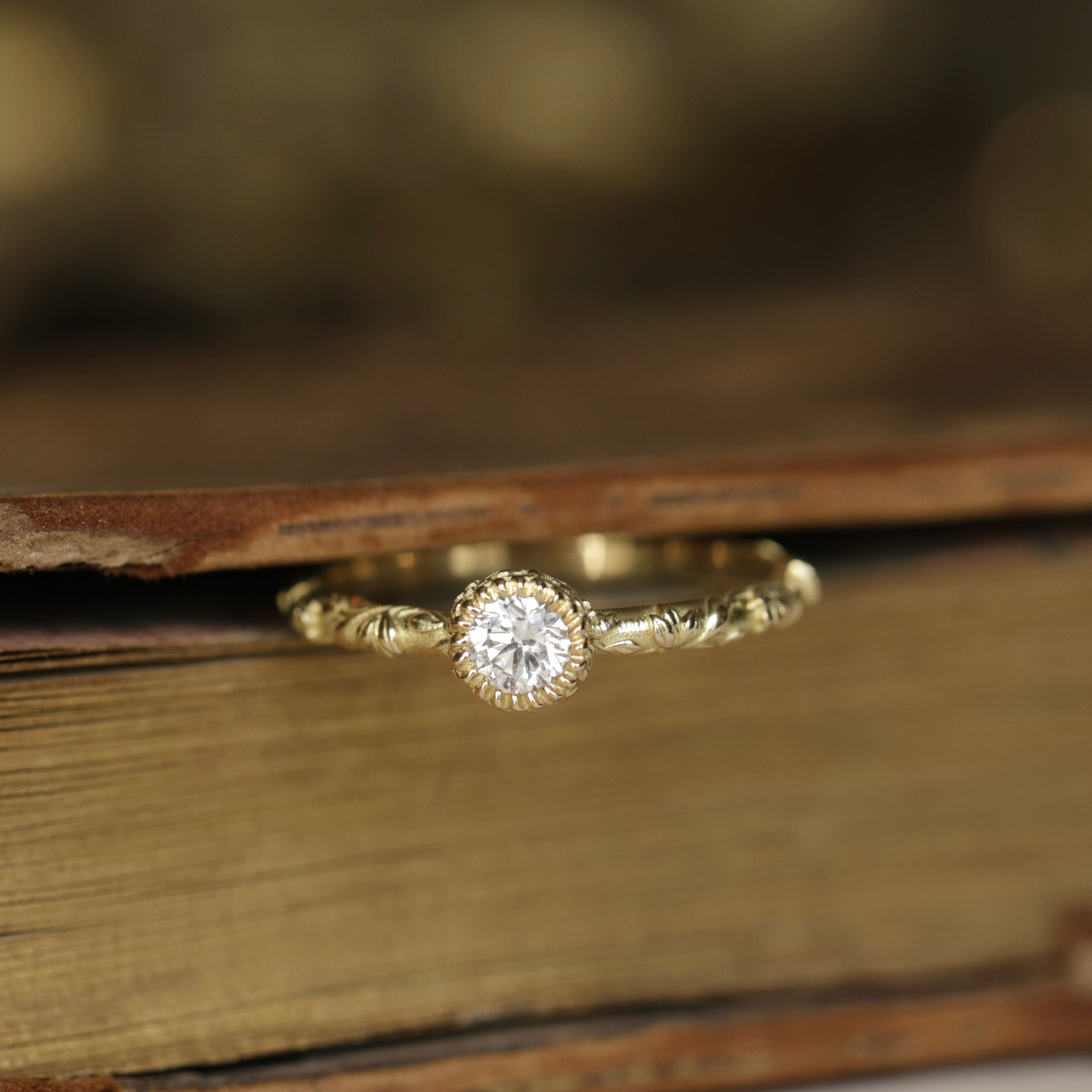 Solitaire vintage diamant anneau ciselé