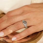 chevalière femme or blanc 18 carats diamant