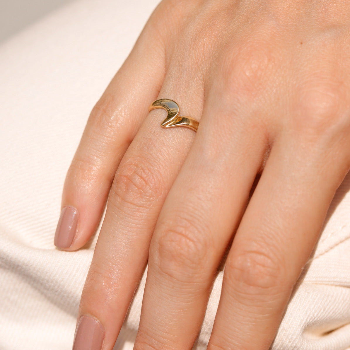 Bague vintage forme V or jaune