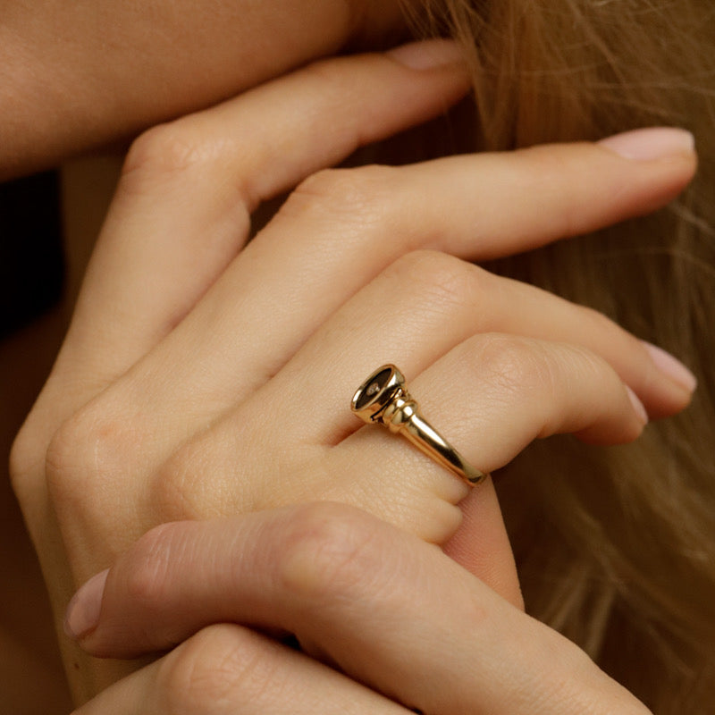 Bague chevalière onyx et brillant