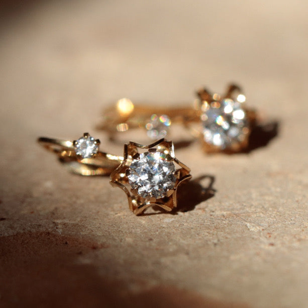 Boucles d'oreilles dormeuses diamants – L'Or Déco